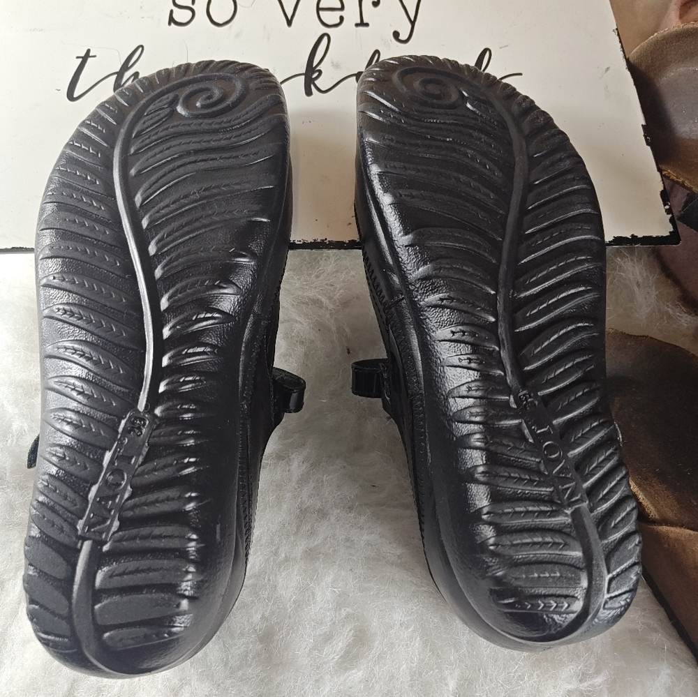 Naot Black Leather Mary Jane Shoes EUR 39 - Picture 10 of 10